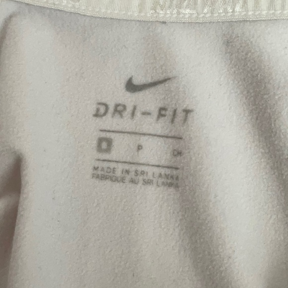 Nike Dry-fit women’s half zip athletic jacket - Picture 3 of 4